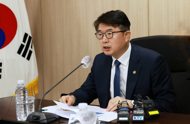 모두발언 하는 장상윤 차관