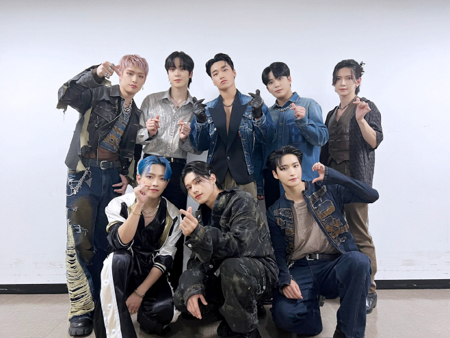 에이티즈_미니9집_자체최고기록_01[제공=KQ]