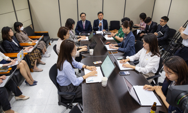 북한 정찰총국 산하 해커조직 '김수키' 정부 독자 제재