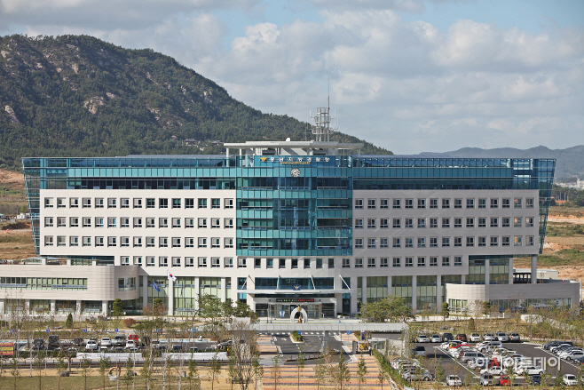 충남경찰청사 전경