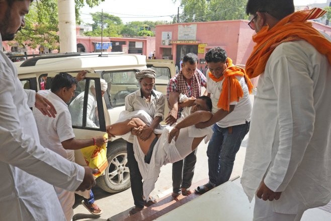 India Heat Wave <YONHAP NO-3347> (AP)