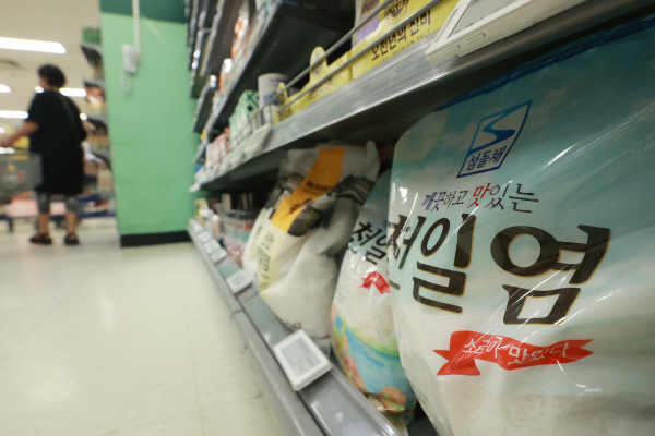 가격 오른 천일염<YONHAP NO-2988>