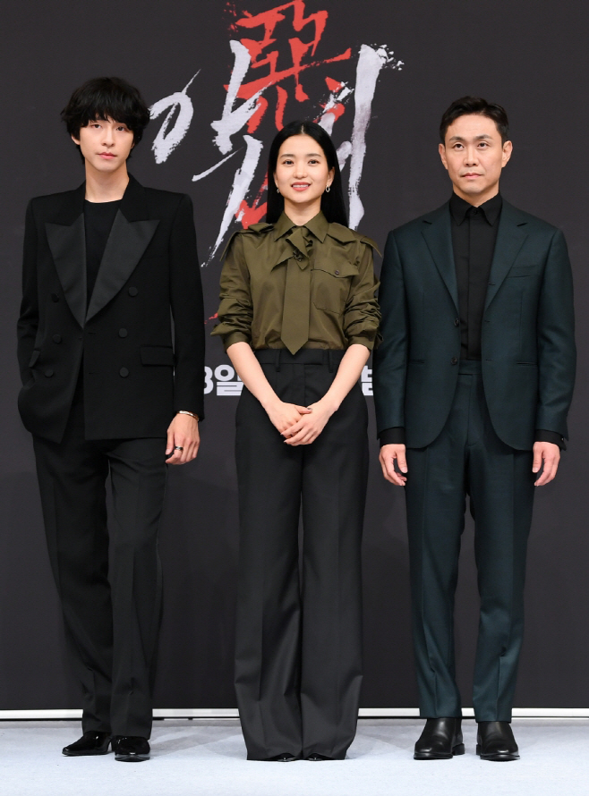 홍경 김태리 오정세