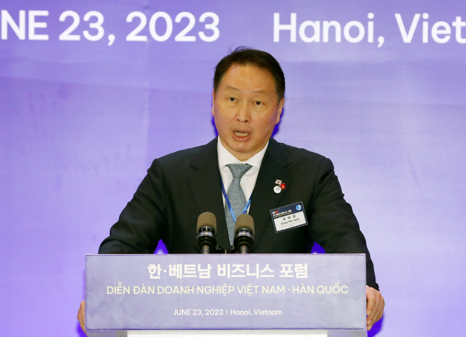 한·베트남 비즈니스포럼 환영사 하는 최태원<YONHAP NO-2961>