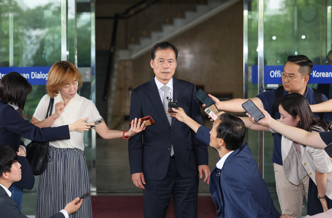 취채진 질문에 답하는 김영호 후보자<YONHAP NO-1573>