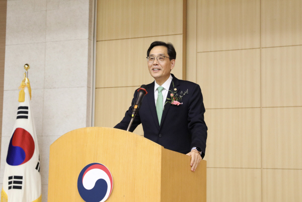 이임사 하는 한훈 통계청장<YONHAP NO-2562>