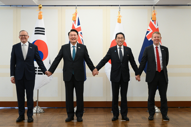 윤석열 대통령, 한국·일본·호주·뉴질랜드 4개국 정상회담