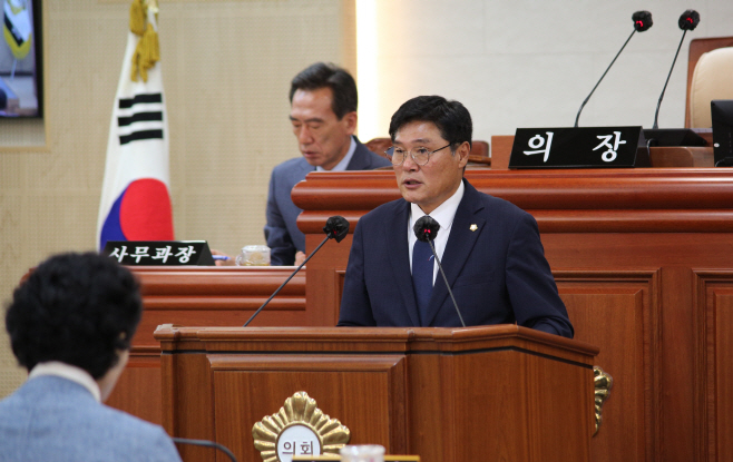 제352회 장수군의회 임시회(1차 본회의) (이종섭 부의장)