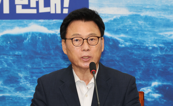 발언하는 박광온 원내대표