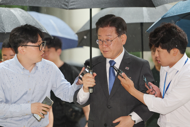 이재명 대표, 공직선거법 위반 1심 공판 출석