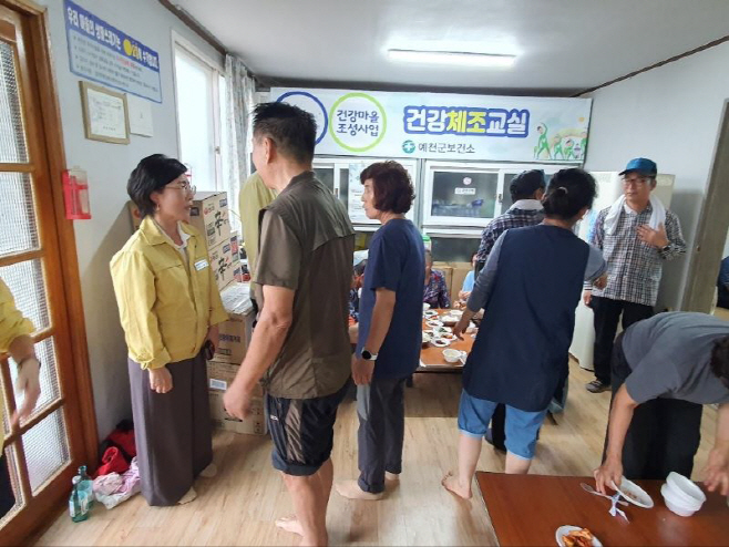 이재민을 위한 긴급 구호물품 전달 사진2