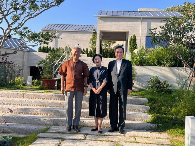 문재인 전 대통령, 이낙연 전 총리 내외