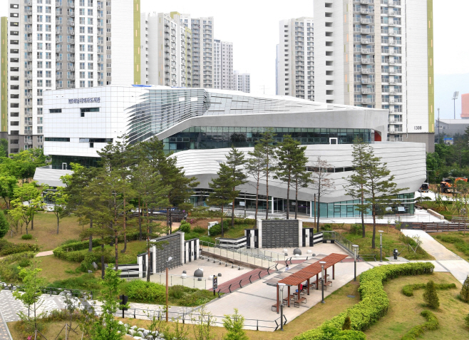 하남시어린이영어도서관