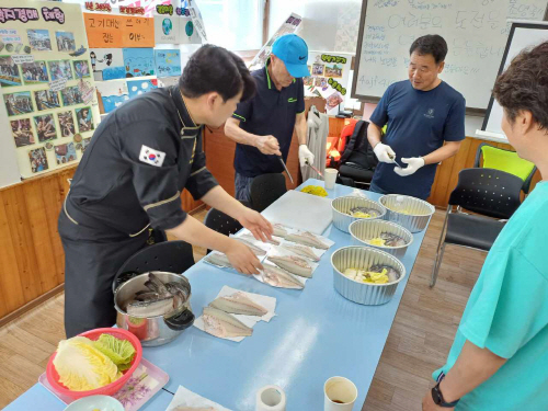 2. 마을 주민 대상 감성돔 밀키트 제조 실습Ⅱ