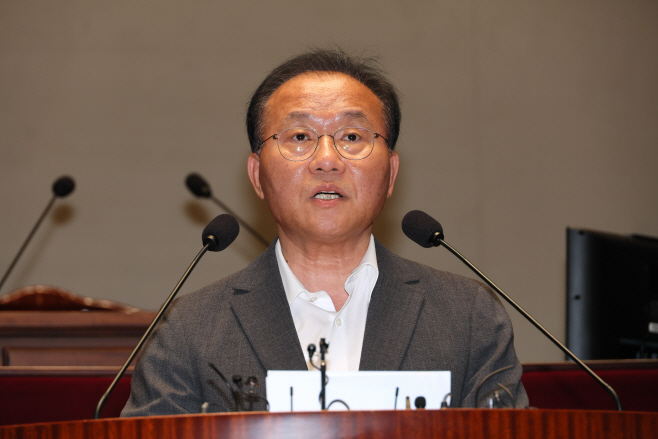 발언하는 윤재옥 원내대표