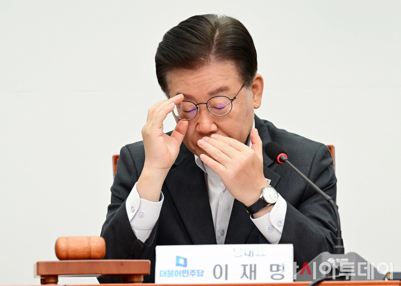 [포토] 굳은 표정 짓는 이재명 대표 - 아시아투데이