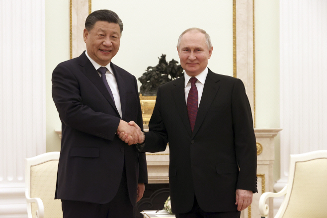 Russia China <YONHAP NO-1079> (AP)