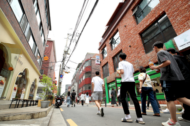 0801 핫플_성수동의 거리모습