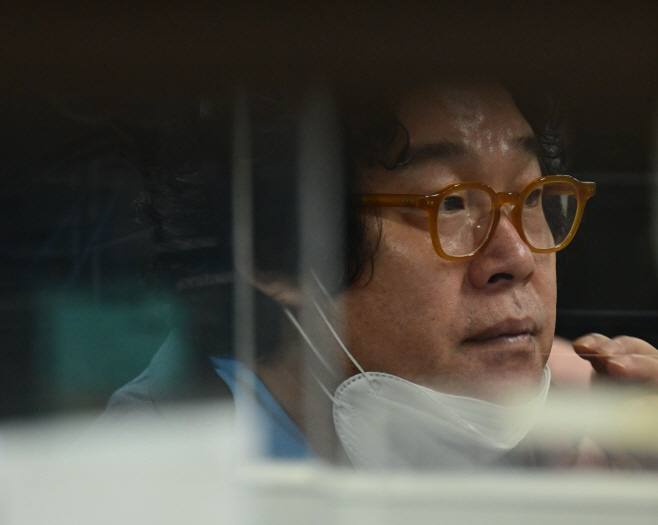 입국한 김성태 전 쌍방울 회장<YONHAP NO-1587>