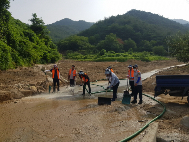 수해쓰레기 정화활동 펼쳐