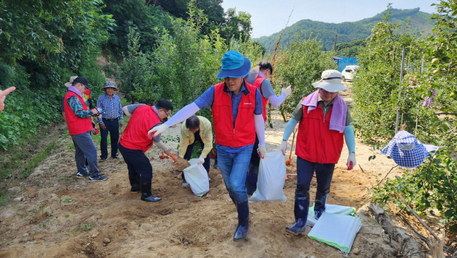 간부 수해복구활동 2