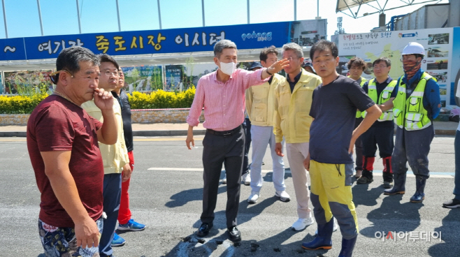 230806 이강덕 포항시장, 죽도시장 도로침하 현장방문‘시민 안