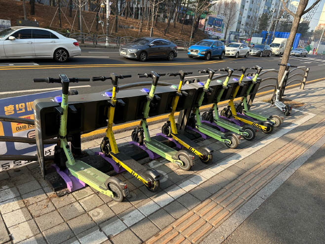 공유 전동킥보드 주차구역_PM스테이션_수원1