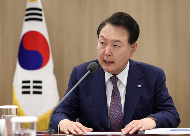 유엔사 주요 직위자 초청 간담회에서 발언하는 윤석열 대통령