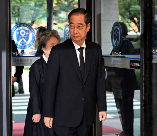 [포토] 한덕수 총리, 윤석열 대통령 부친상 조문