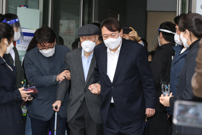 윤 대통령 부친 윤기중 연세대 명예교수 별세<YONHAP NO-1356>