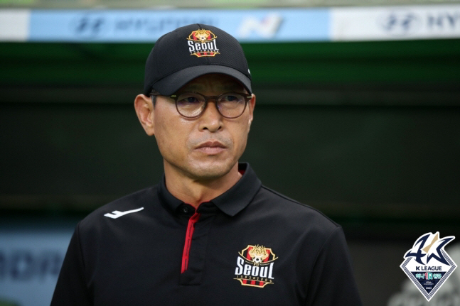 안익수 감독. 한국프로축구연맹