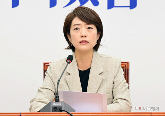 [포토] 발언하는 고민정 민주당 언론자유특별위원장