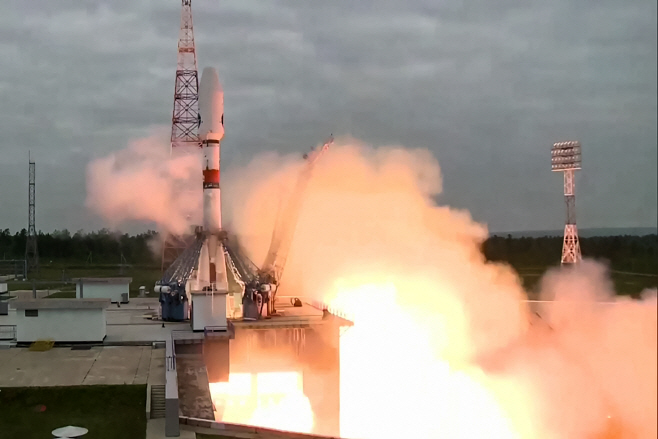 FILES-RUSSIA-SPACE-TECHNOLOGY-MOON