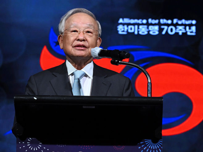 [포토] 축사하는 손경식 이사장