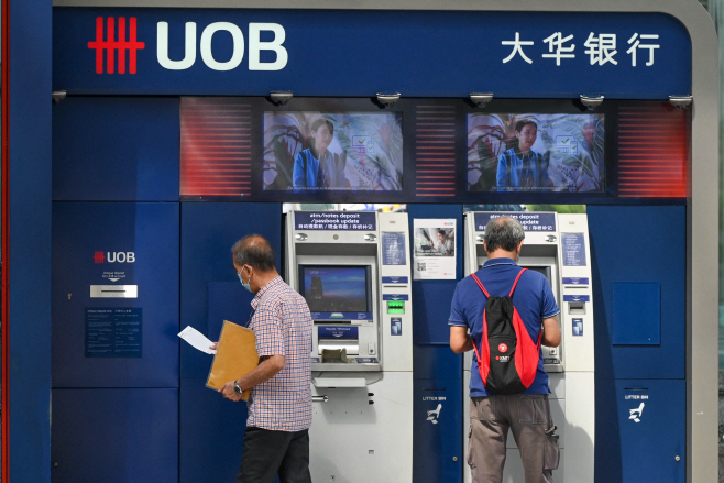 SINGAPORE-BANKING-UOB <YONHAP NO-2483> (AFP)