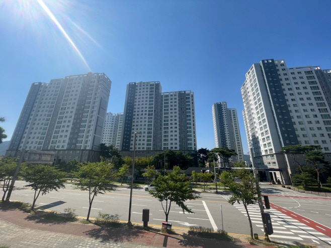 6일 (홍성군, 2년 연속 “그린홈 으뜸아파트” 선정 쾌거!)