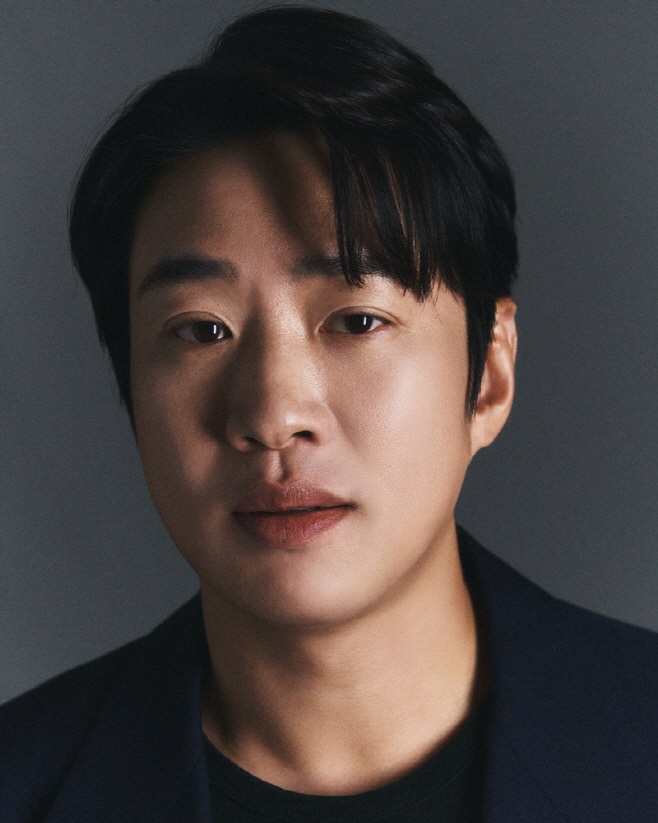 안재홍