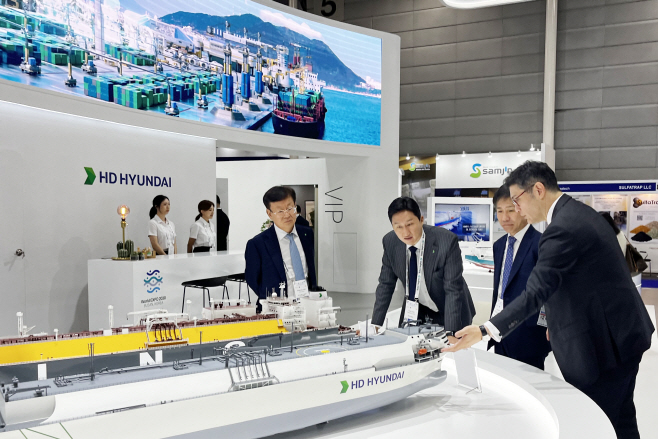 가스텍 2023’ 행사장에서 정기선 HD현대