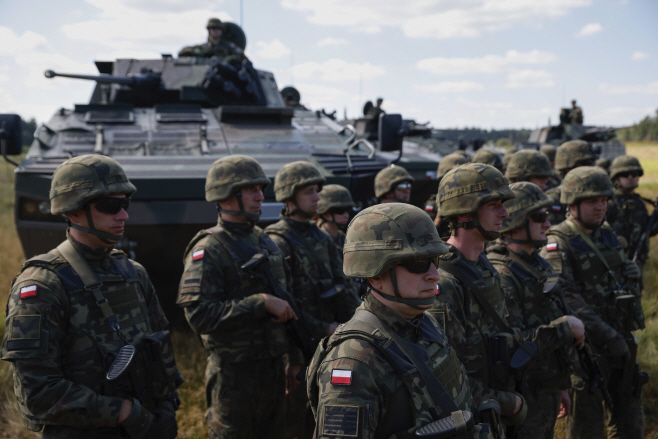 Poland Belarus Troops <YONHAP NO-0104> (AP)