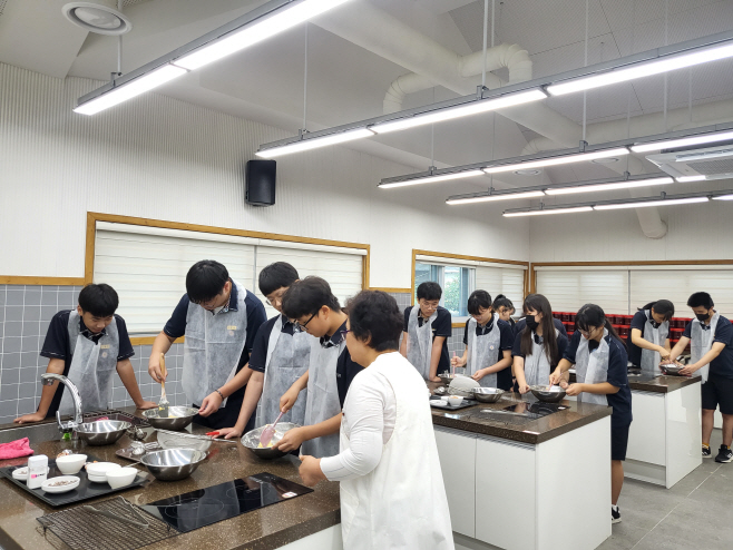 의령군, 전통장류활성화센터 체험 본격화)