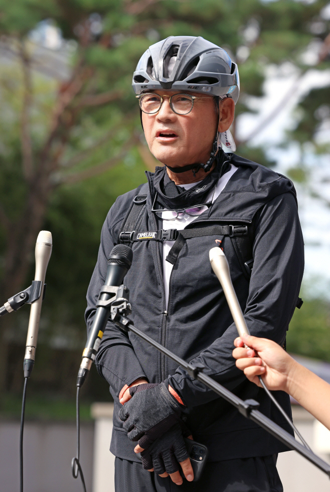 20230914-유인촌 장관 후보자 청문회 준비단 사무실 첫 출근05