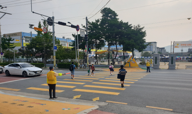 (건설과)어린이보호구역 노란색 횡단보도 설치