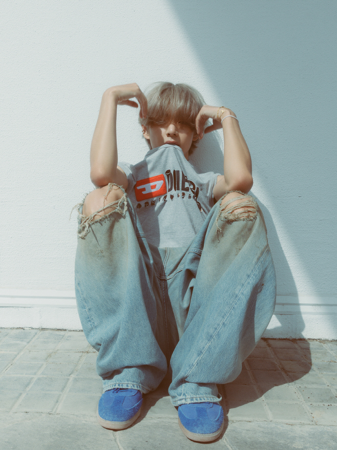 방탄소년단 뷔_솔로 앨범 Layover 콘셉트 포토(1)