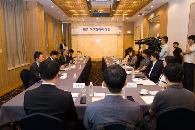 이종호 장관 젊은 연구자 간담회