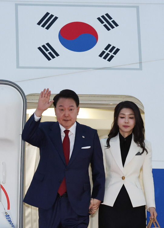 인니·인도 순방 마치고 귀국한 윤석열 대통령 내외