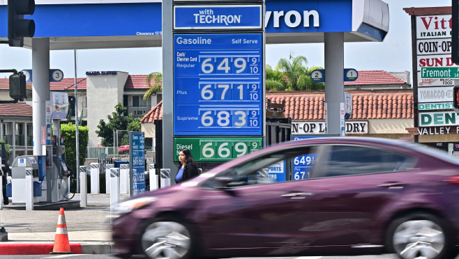 US-ECONOMY-GAS-PRICES