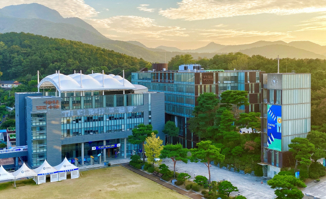 1. 안양대학교 전경 사진