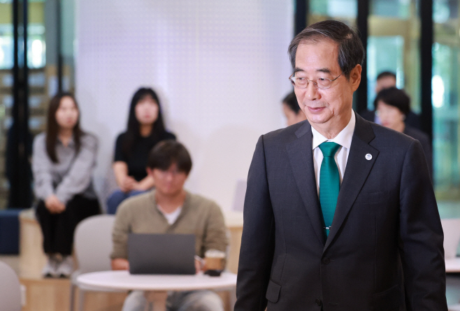 간담회 참석하는 한덕수 총리