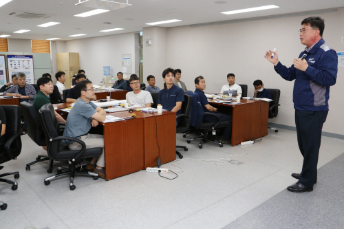 현대제철 제조혁신팀 이윤범 기장이 현장