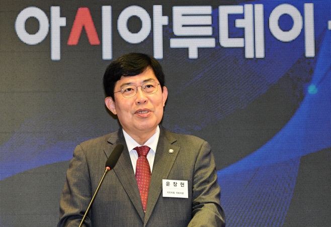 [포토] 아시아투데이 금융대상 시상식 축사하는 윤창현 국민의힘 의원